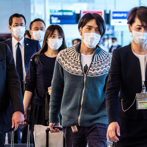 Prinzessin Mako und ihr Ehemann Kei Komuro verlassen Japan.