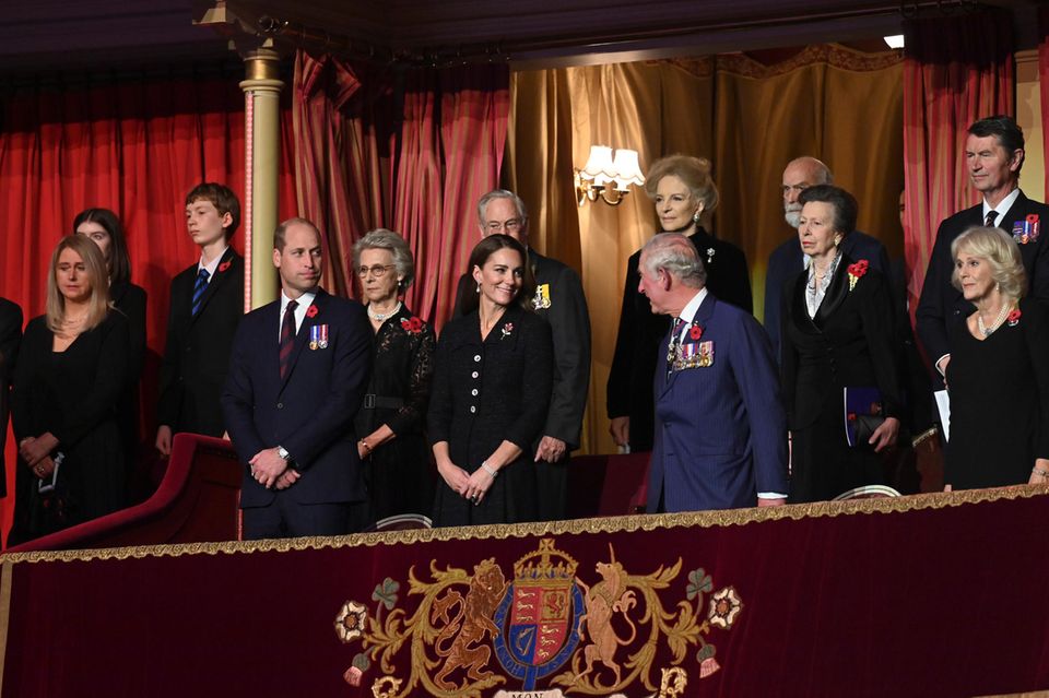 Die britische Königsfamilie trifft sich in der königlichen Loge der Royal Albert Hall anlässlich des "Festivals der Erinnerung".