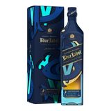 Das perfekte Geschenk für echte Whisky-Liebhaber: Der ''Johnny Walker Blue Label Icon 2.0'' in limitiertem Flaschendesign ist ein tolles Sammlerstück und überzeugt im Geschmack mit einer feinen Schokoladennote. Ein außergewöhnlicher Whisky für ganz besondere Anlässe. Ca. 185 Euro.