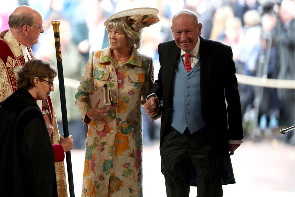 Nicola und George Brooksbank bei der Ankunft zur Hochzeit von Prinzessin Eugenie und Jack Brooksbank in der St. Georges Chapel in Windsor am 12. Oktober 2018.