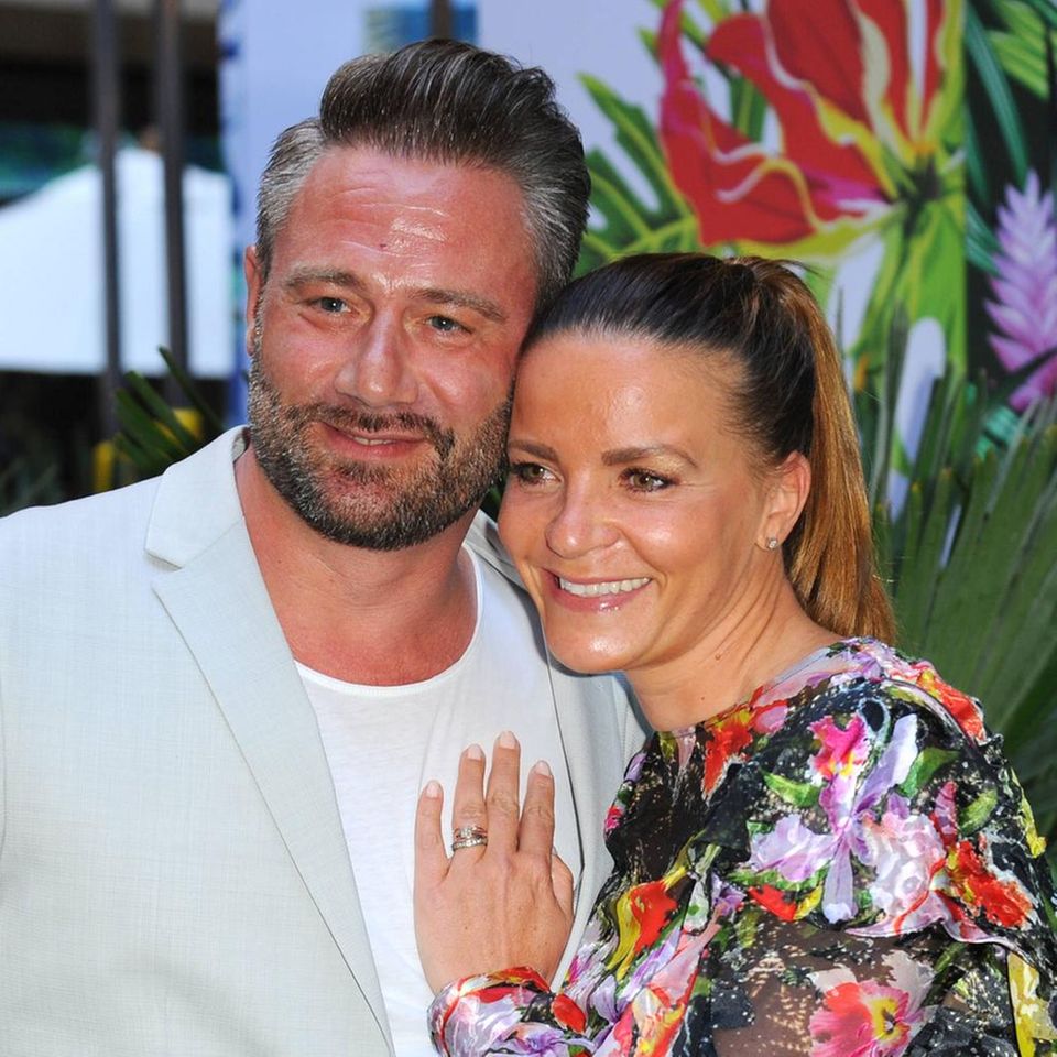 Sasha (bürgerlich Sascha Röntgen- Schmitz) mit seiner Ehefrau Julia, die gleichzeitig seine Managerin ist.