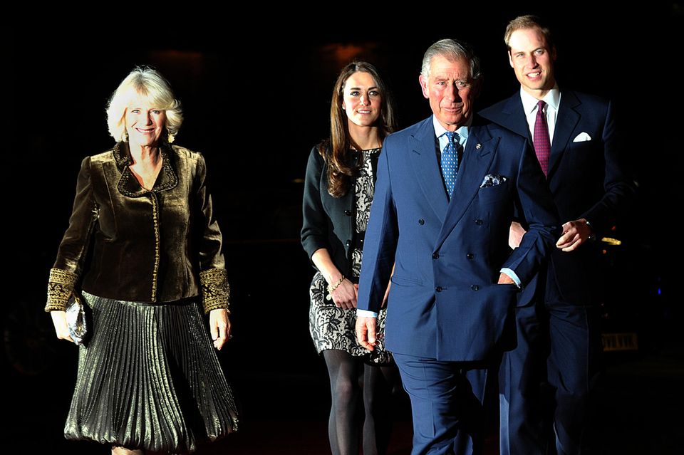 Herzogin Catherine + Prinz William: Herzogin Camilla, Prinz Charles, Herzogin Catherine und Prinz William bei ihrer Ankunft an der Royal Albert Hall Herzogin Camilla, Prinz Charles, Herzogin Catherine und Prinz William bei ihrer Ankunft an der Royal Albert Hall