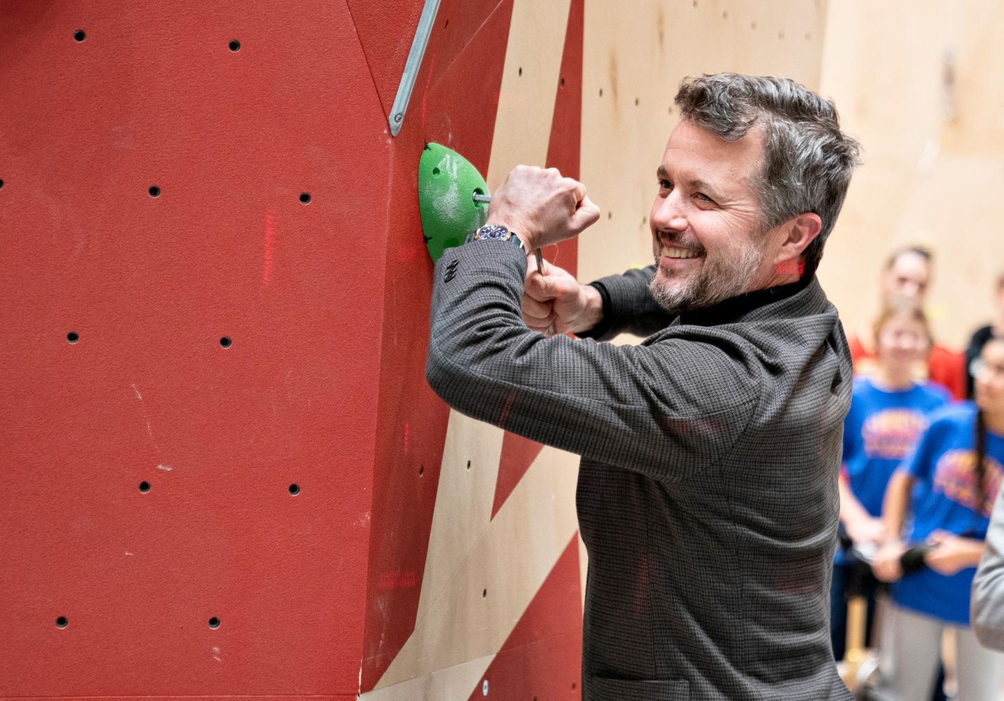 RTK: Prinz Frederik zeigt sich bei Termin von seiner handwerklichen Seite