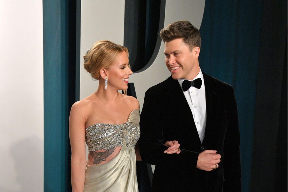 Scarlett Johansson und ihr Ehemann Colin Jost schweben auf Wolke Sieben.