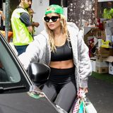 Gym-Looks der Stars: Rita Ora mit Cap und Mini-Bag