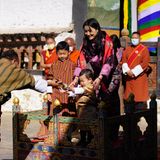 Bhutan Royals: Königin Jetsun Pema mit ihren Söhnen