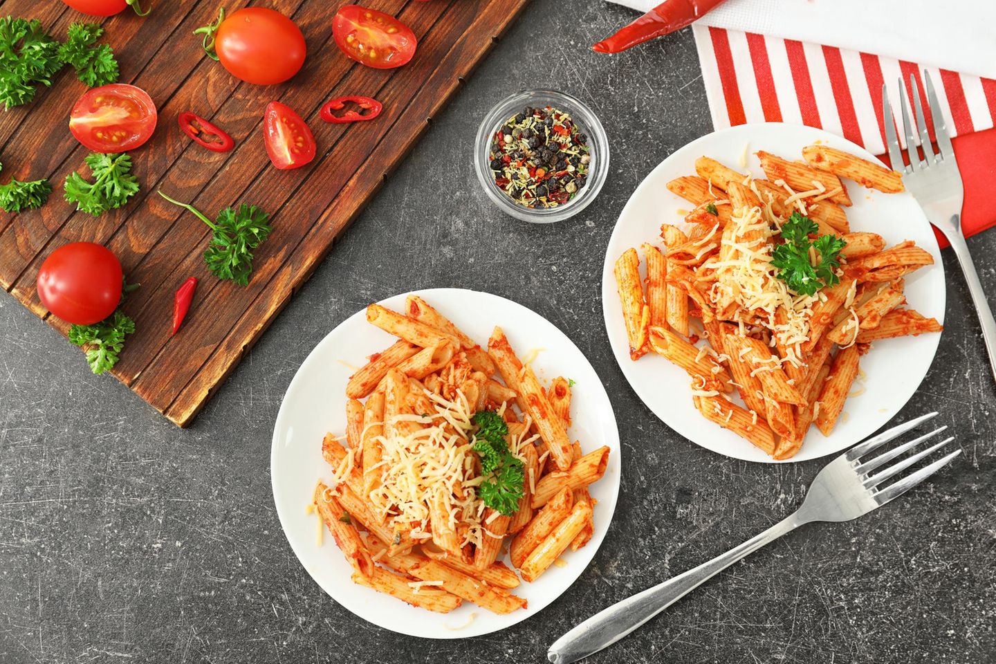 Zwei Teller Pasta | Einseitige Ernährung: Diese Dinge passieren, wenn Sie jeden Tag das Gleiche essen