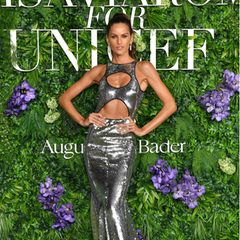 Cut-Outs scheinen bei der "LuisaViaRoma for Unicef"-Party ein Thema zu sein. Denn Model Izabel Goulart ist nicht die einzige, die auf den Trend setzt. Ihr Kleid funkelt durch die Pailletten wie ein Stern. 