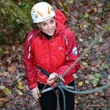 Kate ist ein Fitness-Junkie – kein Wunder, dass ihr da auch Outdoor-Klettern nicht schwer fällt. Ganz ohne Personal Trainer absolviert sie ein tägliches Trainingsprogramm: Sie liebt Crossfit, Yoga und Radfahren. Und wir müssen sagen: auch Sportkleidung steht der 40-Jährigen gut.