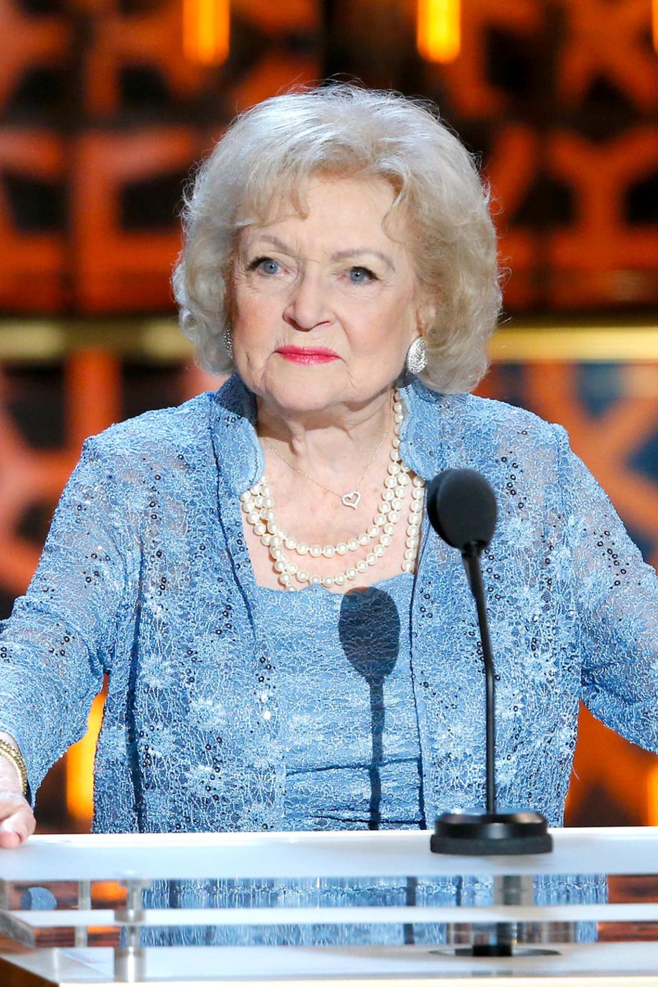 Betty White (†) Betty White (†)