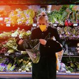 Emma Robert, Supermarkt, Gemüseeinkauf