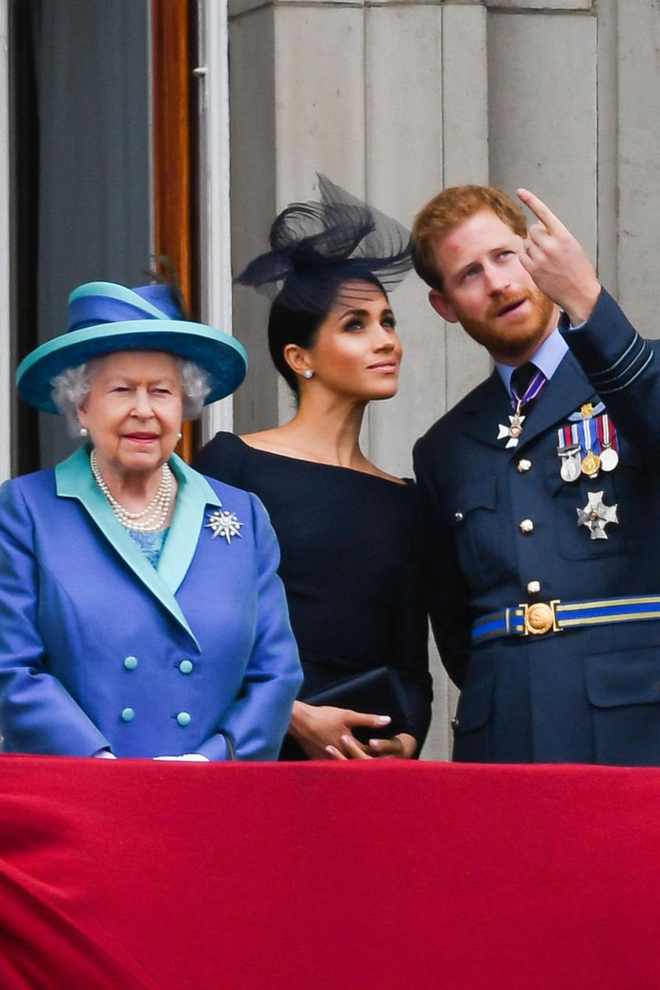 Queen Elizabeth mit Herzogin Meghan und Prinz Harry