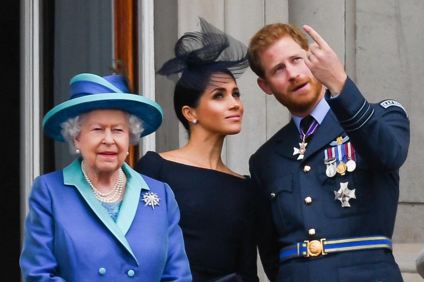 Queen Elizabeth mit Herzogin Meghan und Prinz Harry