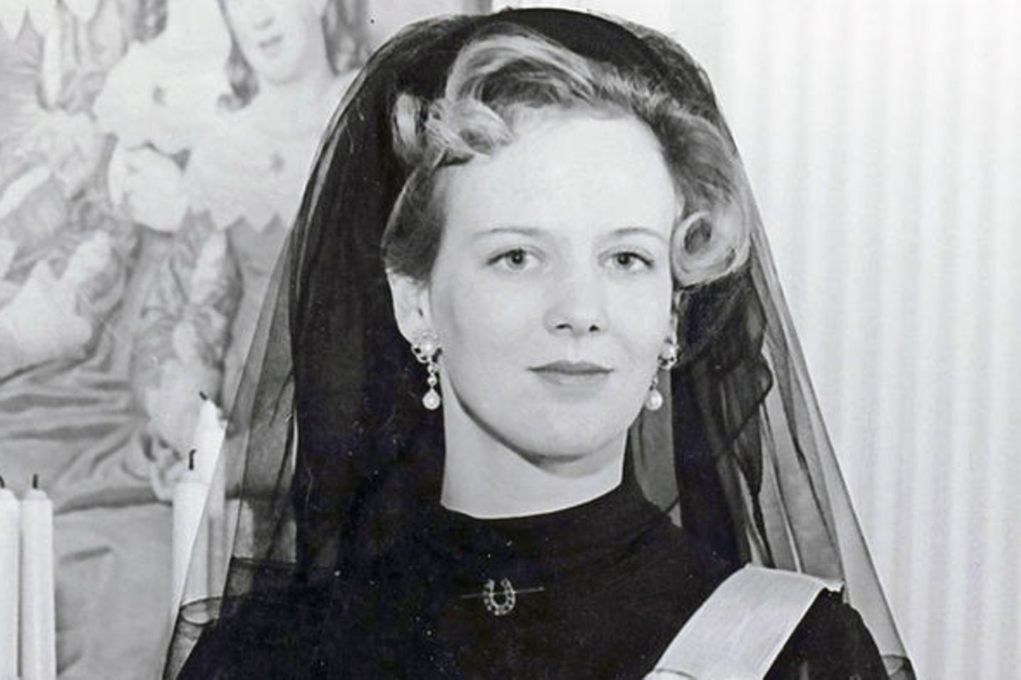 Königin Margrethe einen Tag nach dem Tod ihres Vaters und ihrer Ernennung zur Königin am 15. Januar, 1972.