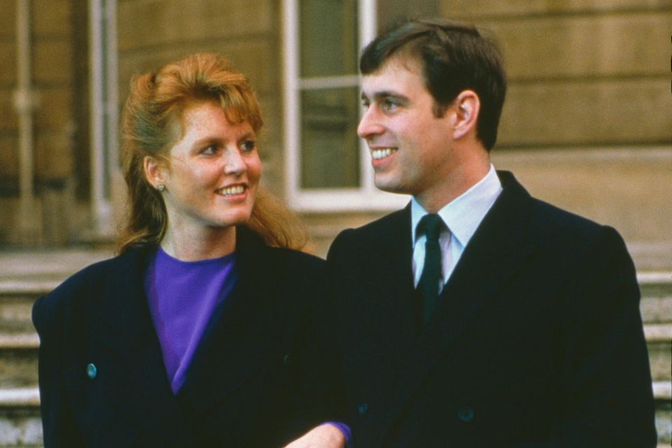 Prinz Andrew: Am 17. März 1986 geben Sarah Ferguson und Prinz Andrew ihre Verlobung bekannt. Am 17. März 1986 geben Sarah Ferguson und Prinz Andrew ihre Verlobung bekannt.