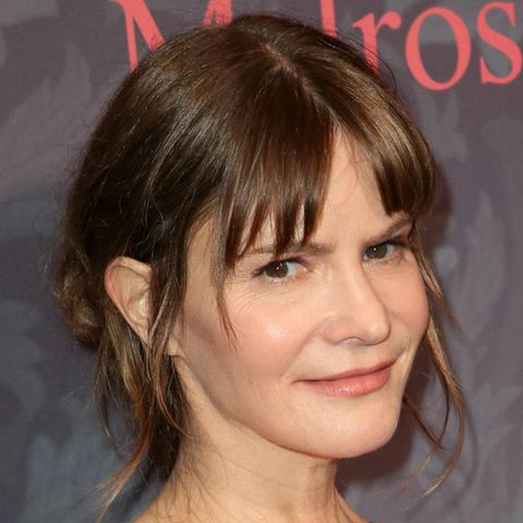 Jennifer Jason Leigh
