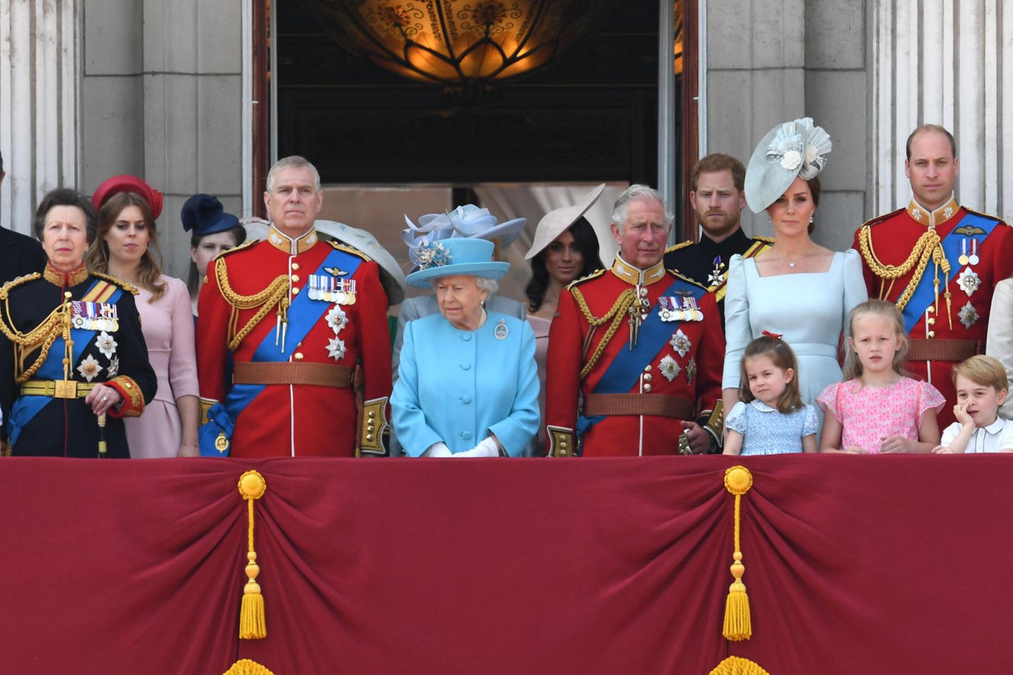 Queen Elizabeth: Die britische Königsfamilie 2018 währen der Geburtstagsparade "Trooping the Colour"