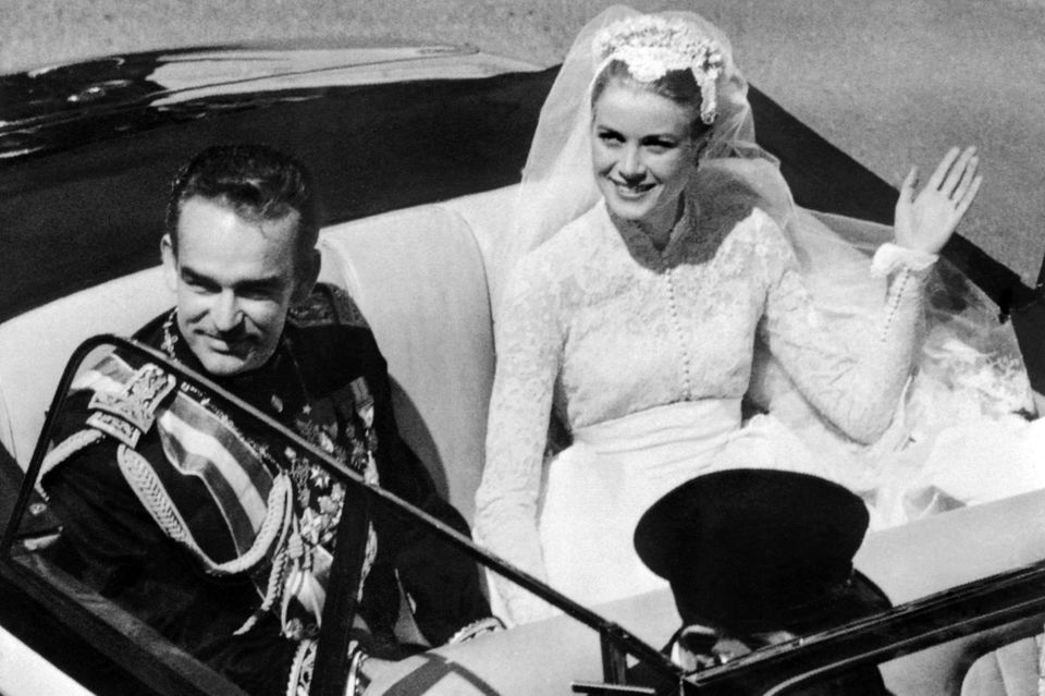 Fürst Rainier III. und Grace Kelly bei ihrer Hochzeit 1956.