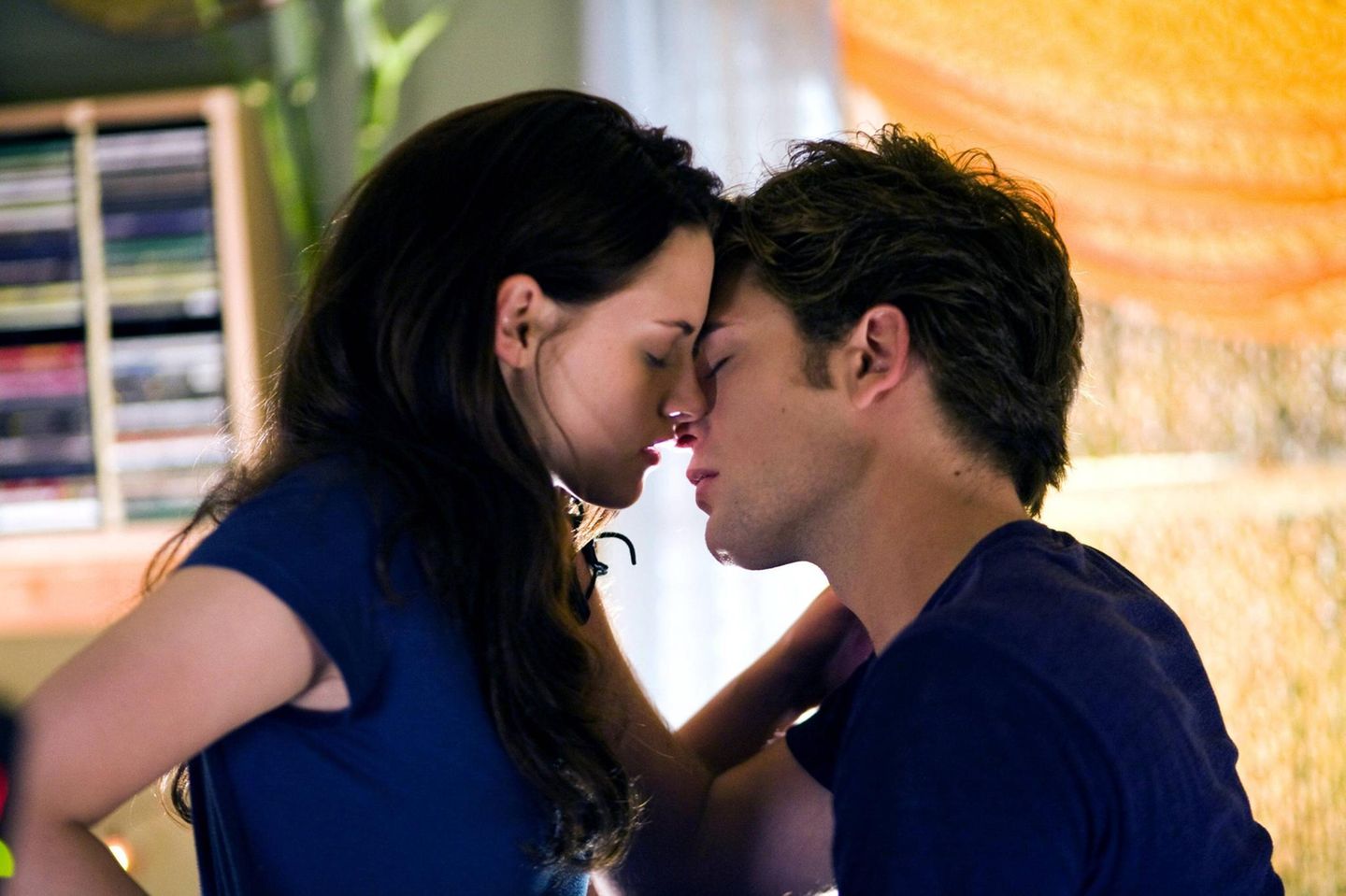 Kristen Stewart als Bella Swan und Robert Pattinson als Edward Cullen 2008 in der ersten "Twilight"-Verfilmung