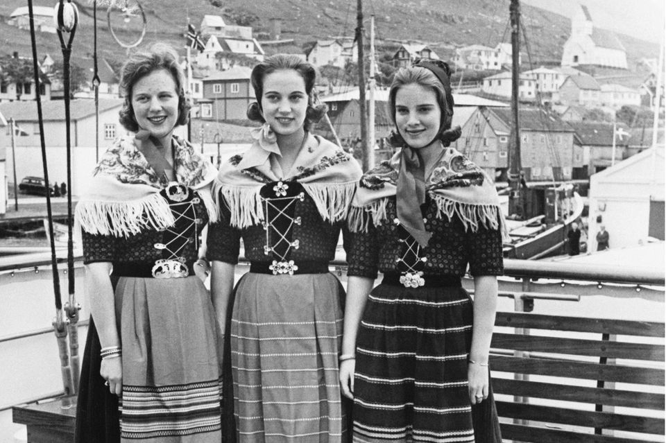 Prinzessin Benedikte: Königin Margrethe, Prinzessin Benedikte und Prinzessin Anne-Marie im Jahr 1963 Königin Margrethe, Prinzessin Benedikte und Prinzessin Anne-Marie im Jahr 1963