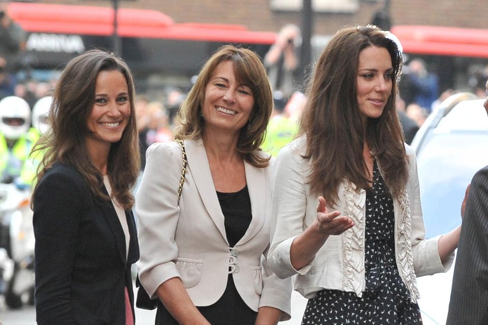 Herzogin Catherine (rechts) mit Mutter Carole Middleton (Mitte) und Schwester Pippa Matthews (links)