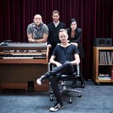 Die Band "Aqua" posiert in einem Musik-Studio