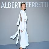 Nataly Osmann bezaubert bei der Show von Alberta Ferretti.