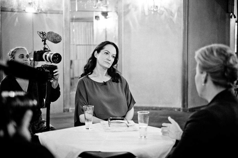 Natalia Wörner spricht für die Vox-Dokumentation "A Women’s Story" mit Franziska Giffey.