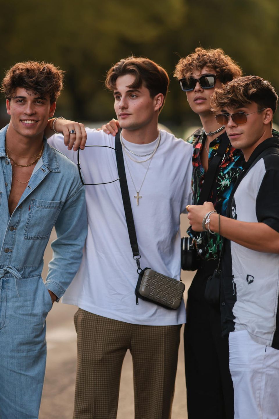 Die Elevator Boys sind (v. l.) Jacob Rott, 21, Tim Schaecker, 22, Luis Freitag, 22, Bene Schulz, 20, und Julien Brown, 21. Die Elevator Boys sind (v. l.) Jacob Rott, 21, Tim Schaecker, 22, Luis Freitag, 22, Bene Schulz, 20, und Julien Brown, 21.