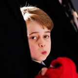 Etwas gelangweilt vom ganzen Trubel um ihn herum zaubert der 8-Jährige wie üblich die schönsten Grimassen auf sein Gesicht.