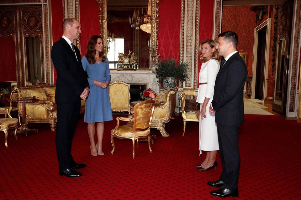 Prinz William und Herzogin Catherine mit Wolodymyr Selenskyj (re.) und Ehefrau Olena Selenska bei einer Audienz für den Präsidenten der Ukraine im Buckingham Palast in London am 7. Oktober 2020.