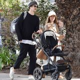 Ashley Tisdale mit Kinderwagen und Tochter Jupiter unterwegs