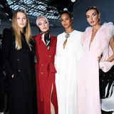 Toni Garrn und Co. besuchen die Pariser Fashion Week