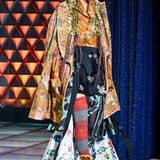 Modern Hippie: Gigi Hadid läuft in Paris für Vivienne Westwoods neue Herbst/Winter-Kollektion.
