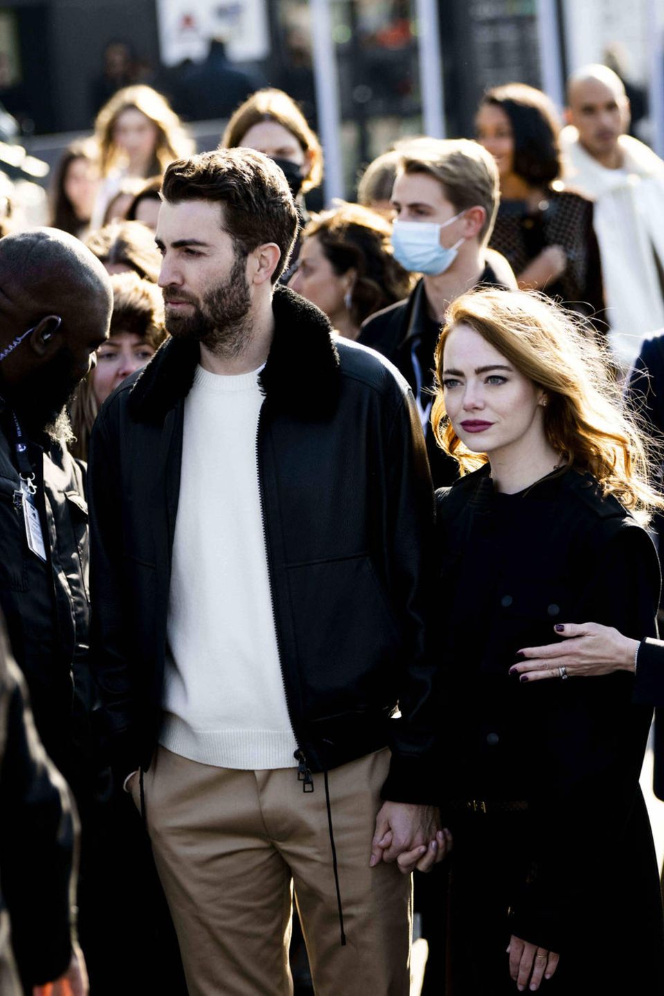Emma Stone und ihr Ehemann Dave McCary besuchen zusammen die Fashion Week in Paris.