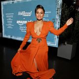 "West Side Story"-Star Ariana DeBose schwingt bei der Oscar Nominees Night im orangefarbenen Chiffon-Look das Tanzbein.