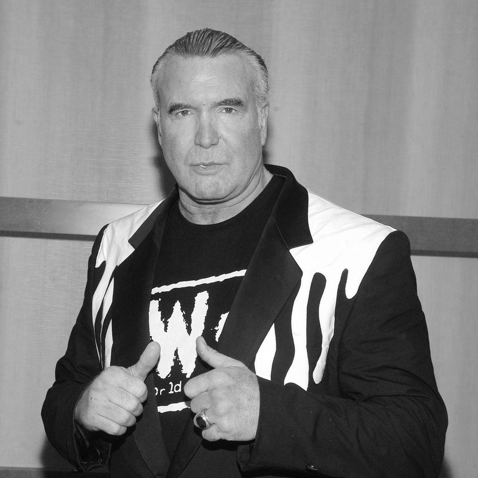 Scott Hall (†63)