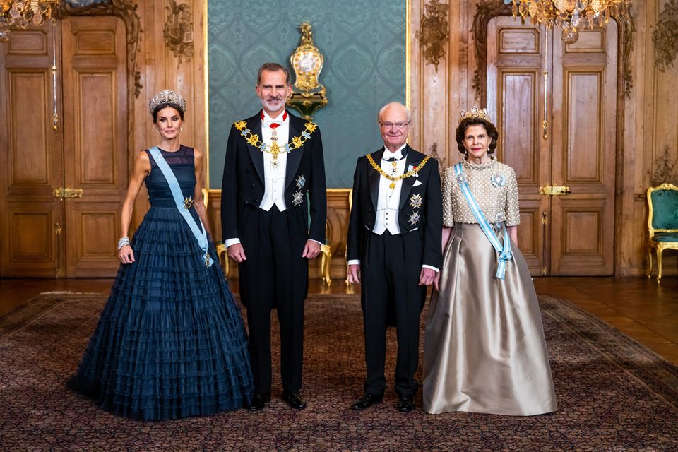 Prinz Philip (†): Königin Letizia und König Felipe von Spanien sowie König Carl Gustaf und Königin Silvia von Schweden haben ihre Teilnahme zugesagt. Königin Letizia und König Felipe von Spanien sowie König Carl Gustaf und Königin Silvia von Schweden haben ihre Teilnahme zugesagt.