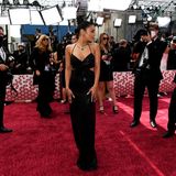 Vanessa Hudgens auf dem roten Teppich der Oscars 2022