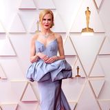 Glamour in Graublau: Nicole Kidman in Armani Privé