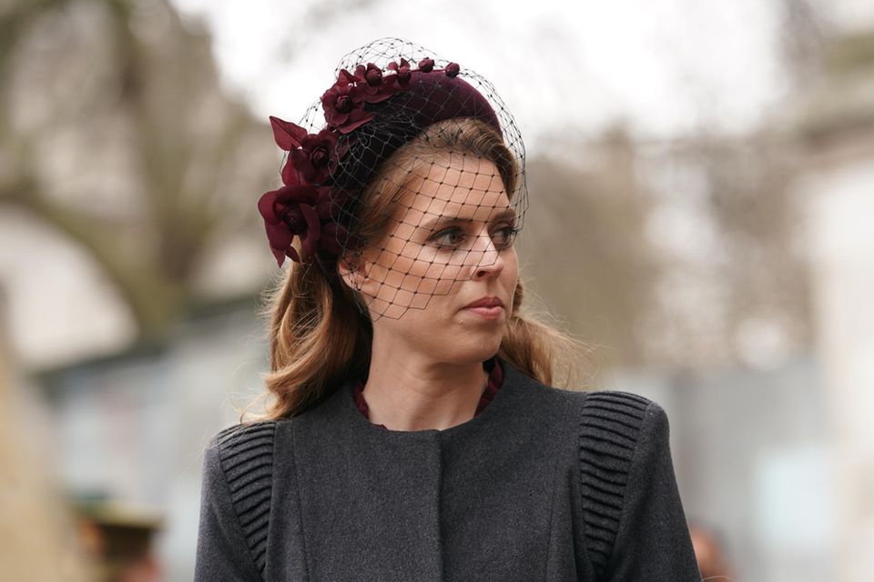 Prinzessin Beatrice Bei der Gedenkfeier bricht sie in Tränen aus GALA.de