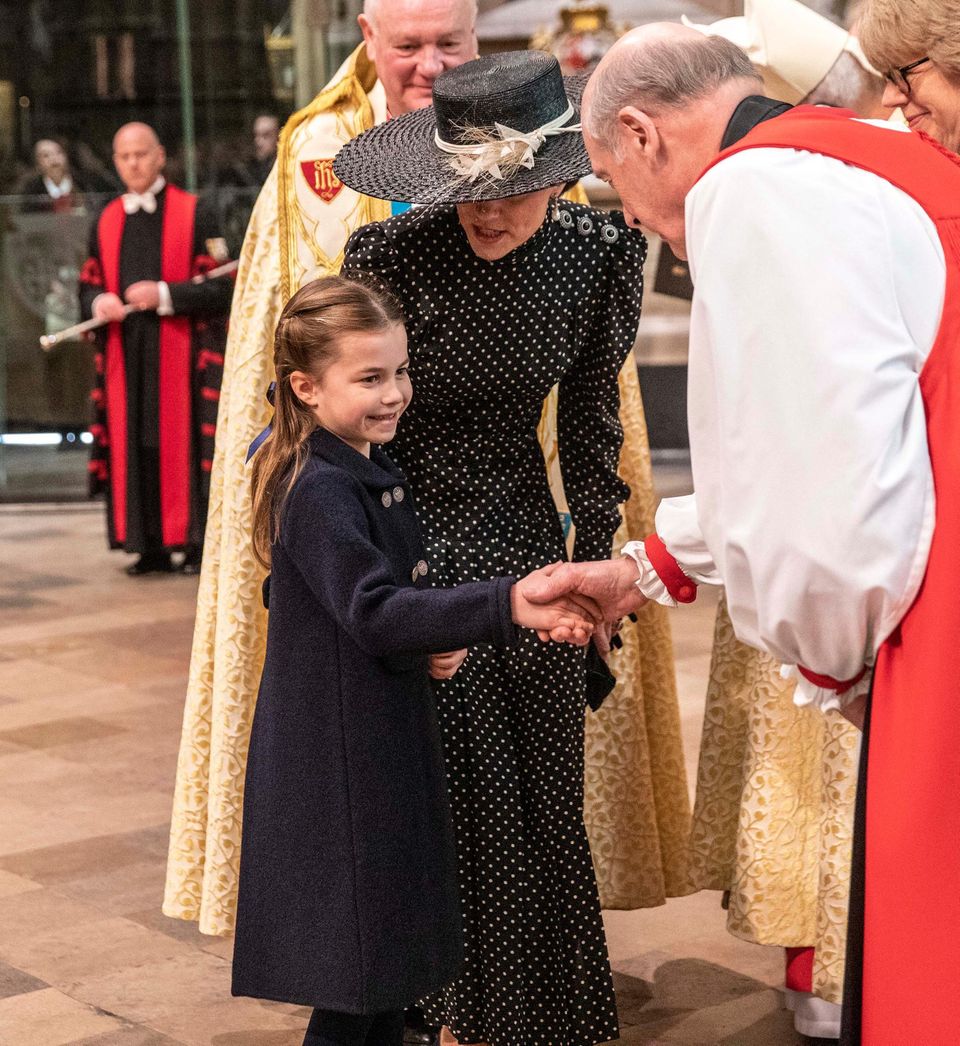 Prinzessin Charlotte und Herzogin Catherine beim Gedenkgottesdienst für Prinz Philip.