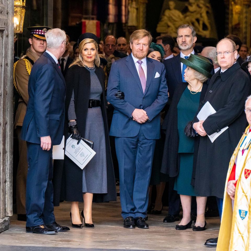 Königin Máxima, König Willem-Alexander, Königin Letizia, König Felipe, Prinzessin Beatrix, Fürst Albert und Königin Margrethe beim Verlassend er Westminster Abbey.