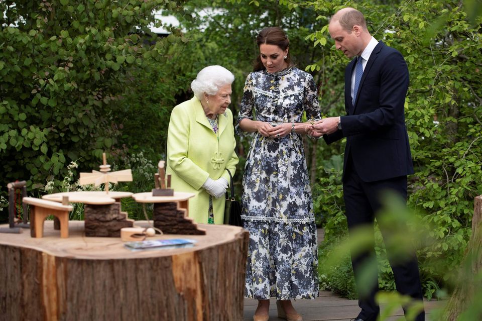 Alessandra de Osma: Queen Elizabeth, Herzogin Catherine und Prinz William am 20. Mai 2019. Queen Elizabeth, Herzogin Catherine und Prinz William am 20. Mai 2019.