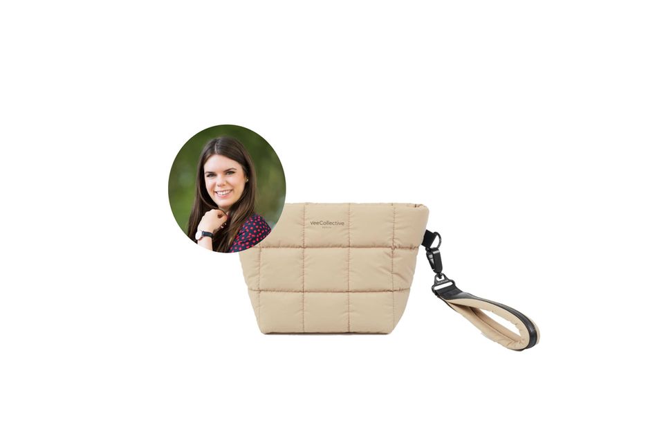 Fashion-Must-haves: Mode- und Beauty-Redakteurin Jessica hat immer gerne alles dabei – die "Porter Clutch" von VeeCollective ist nicht nur geräumig, sondern auch federleicht. Mode- und Beauty-Redakteurin Jessica hat immer gerne alles dabei – die "Porter Clutch" von VeeCollective ist nicht nur geräumig, sondern auch federleicht.