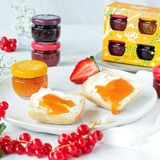 Zum Glück probiert Ein schönes Mitbringsel: Diese Mini-Marmelädchen, die nicht nur süß schmecken, sondern auch toll aussehen. Mini Box von Glück Marmelade, ca. 3 Euro.