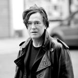 9. April 2022  Große Trauer um den Hamburger Schauspieler Uwe Bohm, er verstarb "plötzlich und unerwartet" im Alter von nur 60 Jahren, das gab seine Frau Ninon Bohm bekannt. Der Adoptivsohn von Regisseur Hark Bohm wurde durch seine über 40-jährige Arbeit in vielen "Tatort"-Filmen und anderen Krimis berühmt, einer seiner ersten Filme "Nordsee ist Mordsee" von 1976 ist mittlerweile Kult.