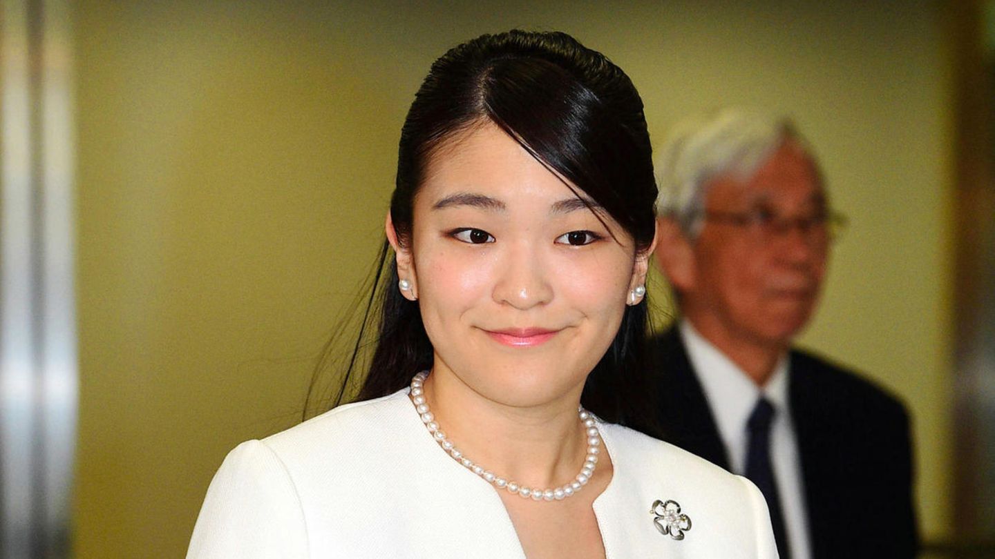 Ex-Princess Mako in Exile: Revealed!  Here she works in New York