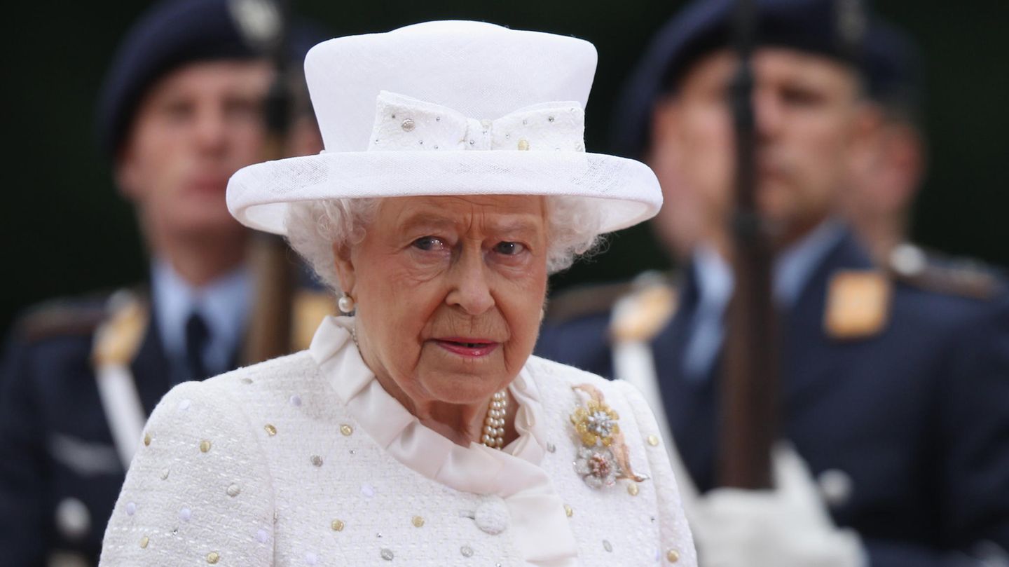 Queen Elizabeth offenbart, wie es ihr nach der CoronaInfektion ging