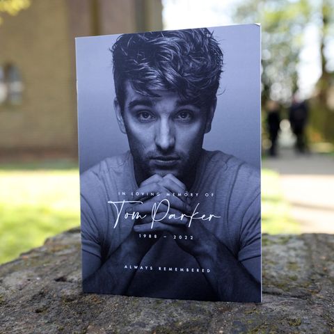 Am Mittwoch, 20. April 2022, fand die Trauerfeier für Tom Parker in der St Francis of Assisi Kirche in London statt.